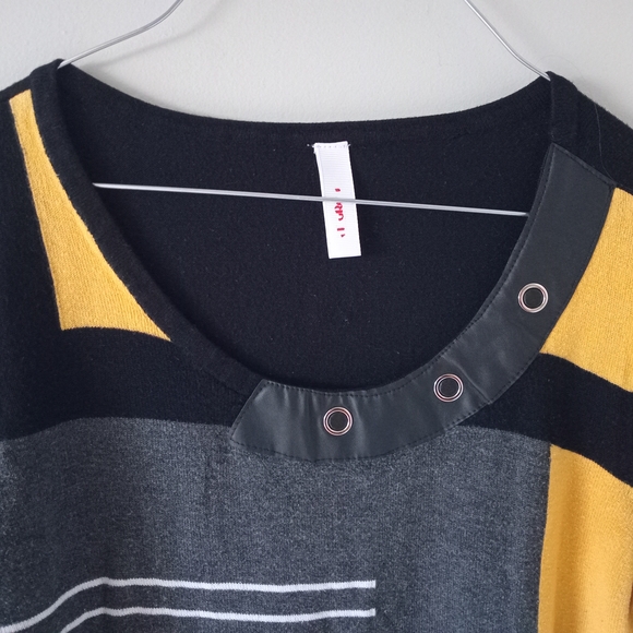 Black and Yellow Colorblock Sweater - Picture 3 of 4